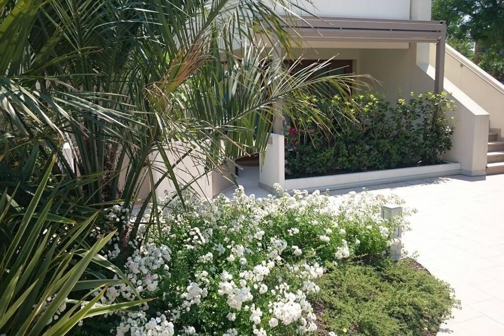 Residence Jesolo Lido Centro Con Piscina Exterior foto